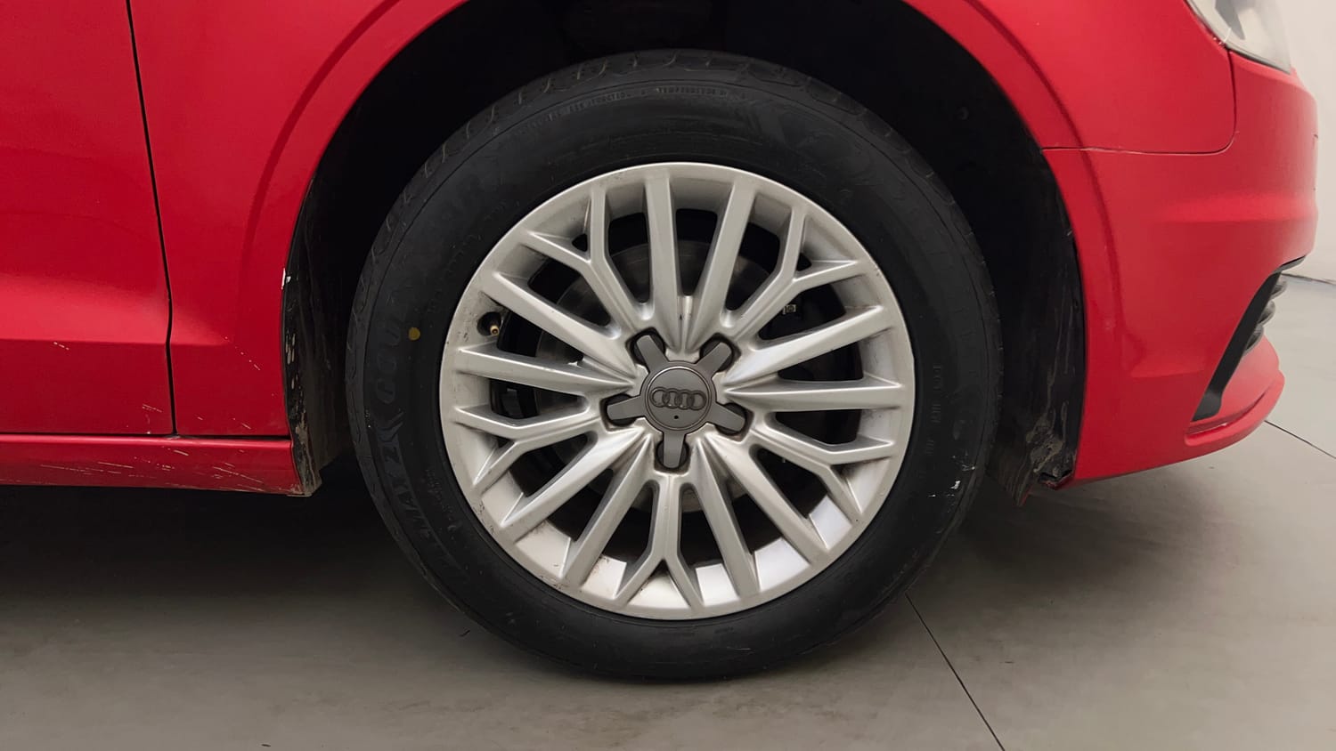 Used 2015 Audi A3 35 TDI Premium Plus + Sunroof Diesel Automatic tyres RIGHT FRONT TYRE RIM VIEW