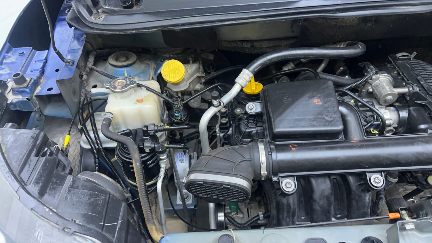 Used 2021 Renault Triber RXT Petrol Manual engine ENGINE RIGHT SIDE VIEW