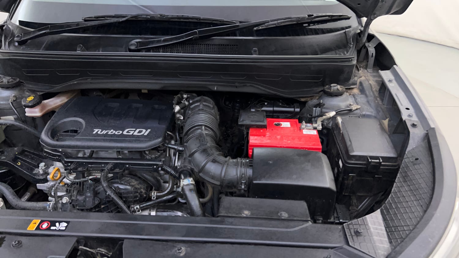 Used 2021 Hyundai Venue SX 1.0 Turbo iMT Petrol Manual engine ENGINE LEFT SIDE HINGE & APRON VIEW