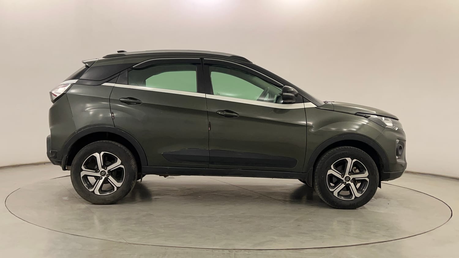 Used 2021 Tata Nexon XZ Plus (O) Petrol Manual exterior RIGHT SIDE VIEW