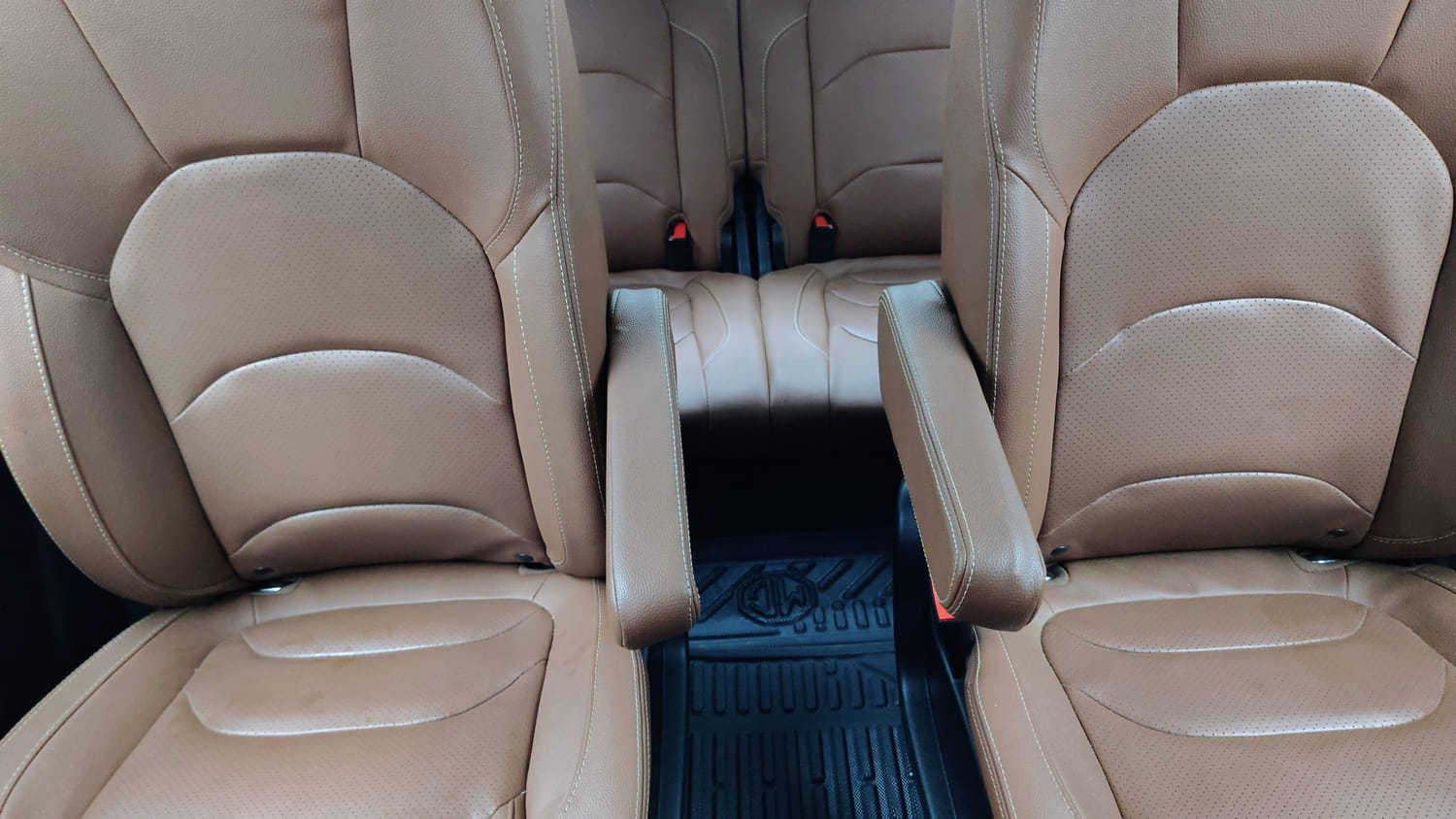 Used 2021 MG Motors Hector Plus Sharp 1.5 Petrol Turbo DCT 6-STR Petrol Automatic interior REAR SEAT CONDITION VIEW