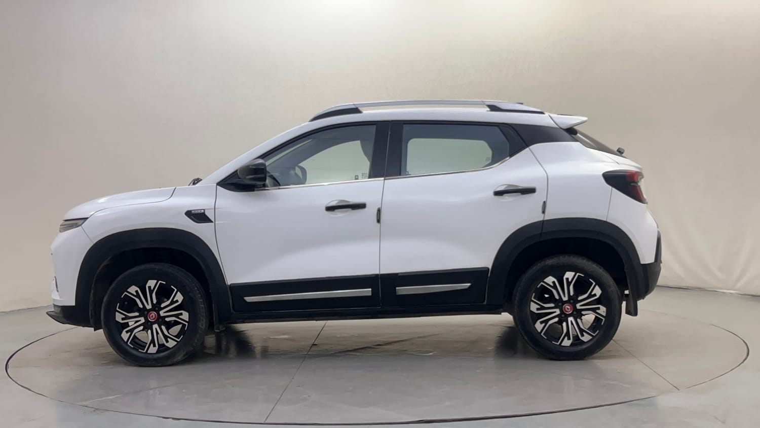 Used 2022 Renault Kiger RXZ 1.0 Turbo MT Petrol Manual exterior LEFT SIDE VIEW