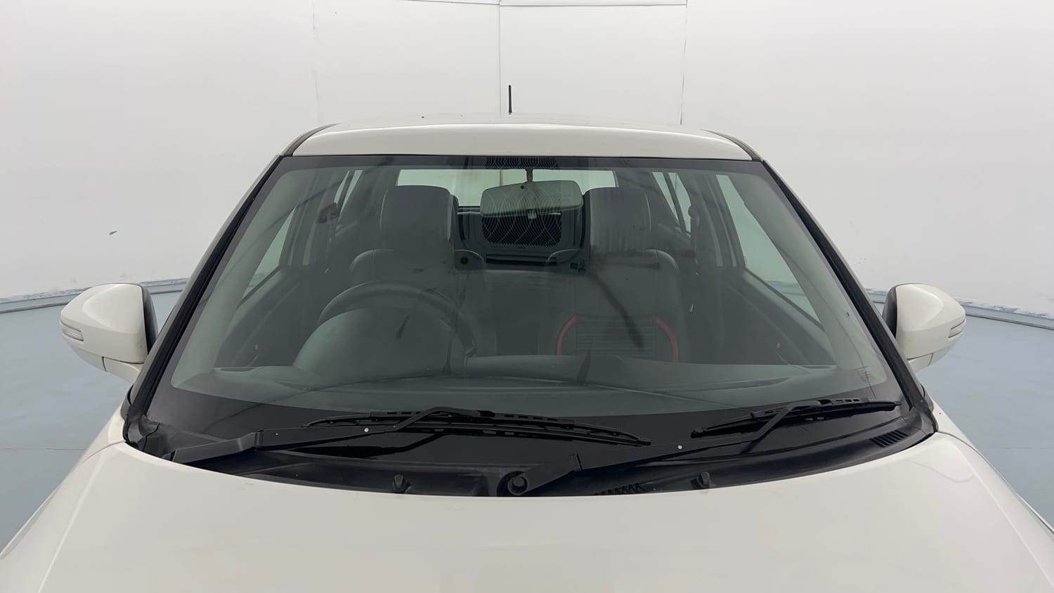 Used 2013 Maruti Suzuki Swift VXi Petrol Manual exterior FRONT WINDSHIELD VIEW