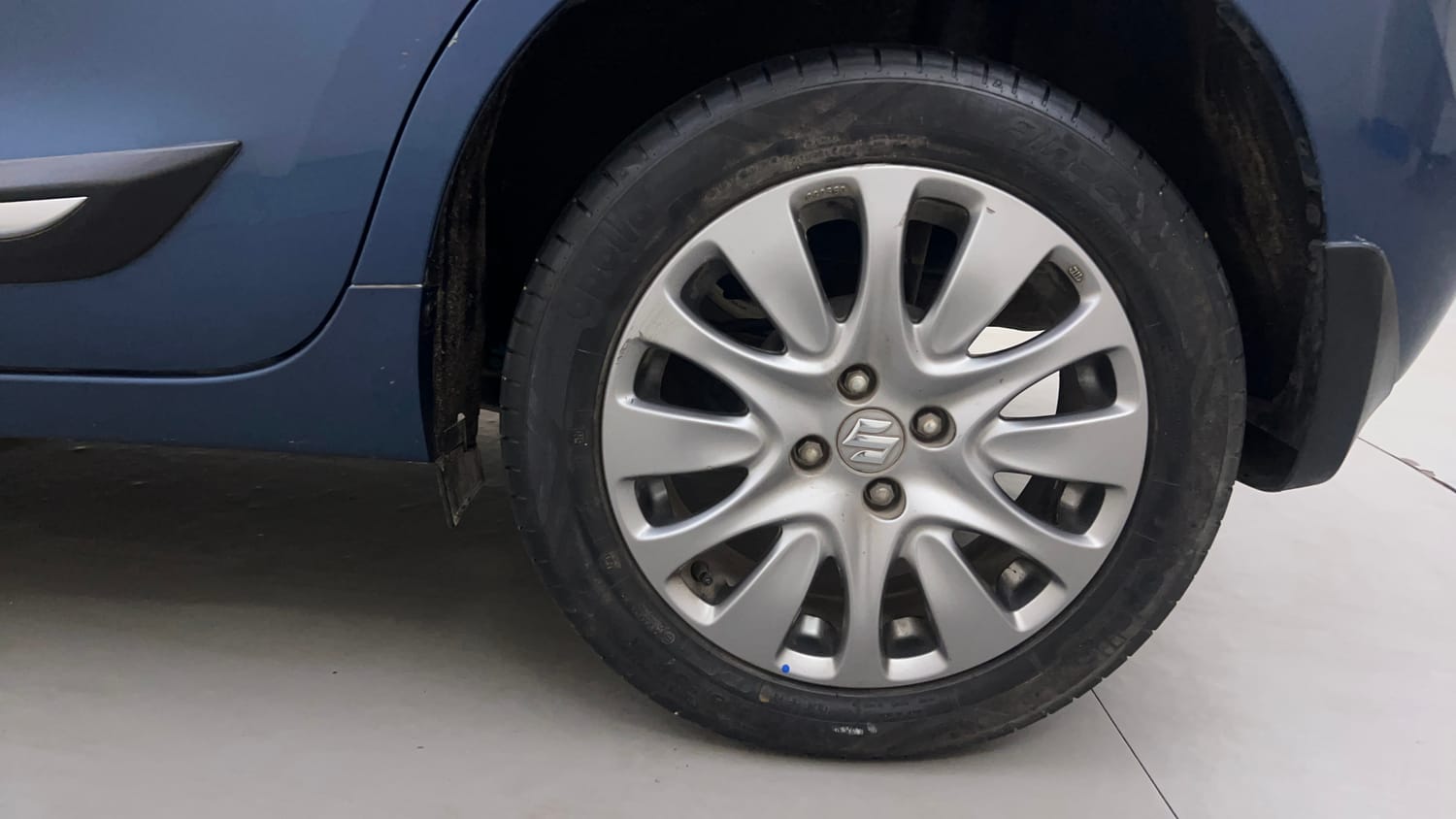 Used 2018 Maruti Suzuki Baleno Alpha 1.2 Petrol Manual tyres LEFT REAR TYRE RIM VIEW
