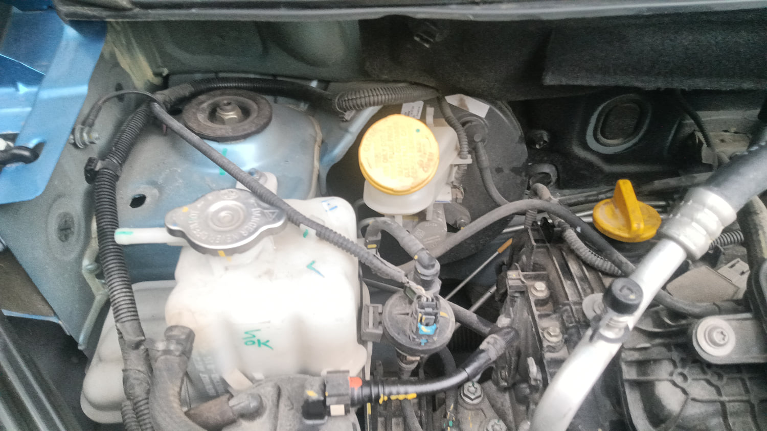 Used 2023 Nissan Magnite XV AMT Petrol Automatic engine ENGINE RIGHT SIDE HINGE & APRON VIEW