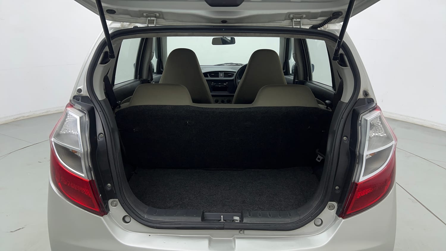 Used 2016 Maruti Suzuki Alto K10 LXi Petrol Manual interior DICKY INSIDE VIEW