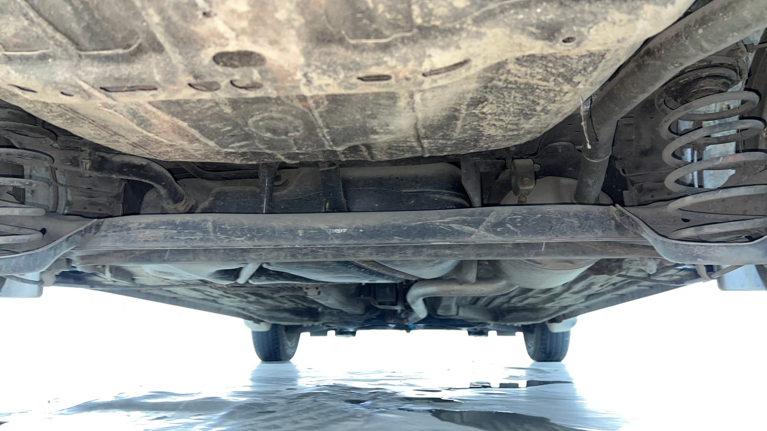 Used 2022 Honda Amaze VX CVT 1.2 Petrol Petrol Automatic extra REAR UNDERBODY VIEW (TAKEN FROM REAR)