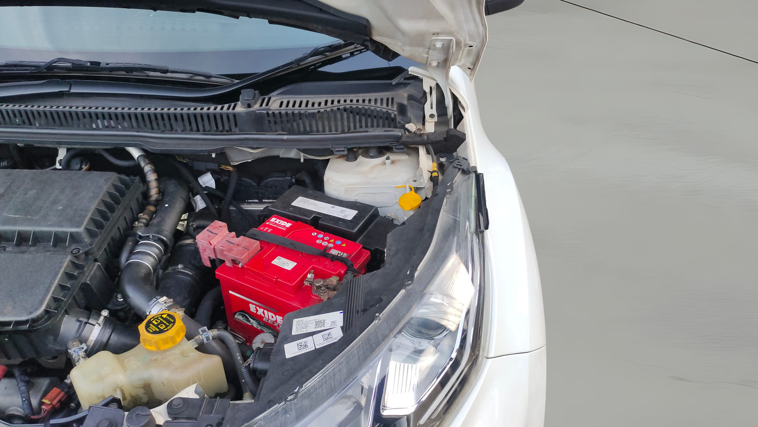Used 2023 Tata Nexon XMA (S) Diesel Diesel Automatic engine ENGINE LEFT SIDE HINGE & APRON VIEW