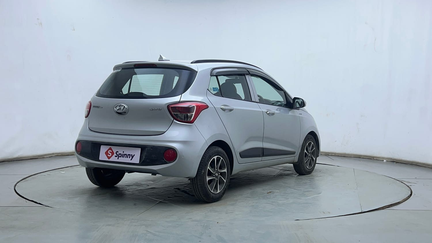 Used 2018 Hyundai Grand i10 Sportz AT 1.2 Kappa VTVT Petrol Automatic exterior RIGHT REAR CORNER VIEW