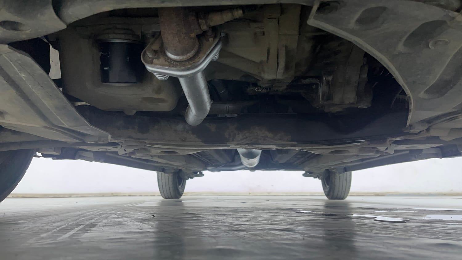 Used 2013 Maruti Suzuki Swift VXi Petrol Manual extra FRONT LEFT UNDERBODY VIEW