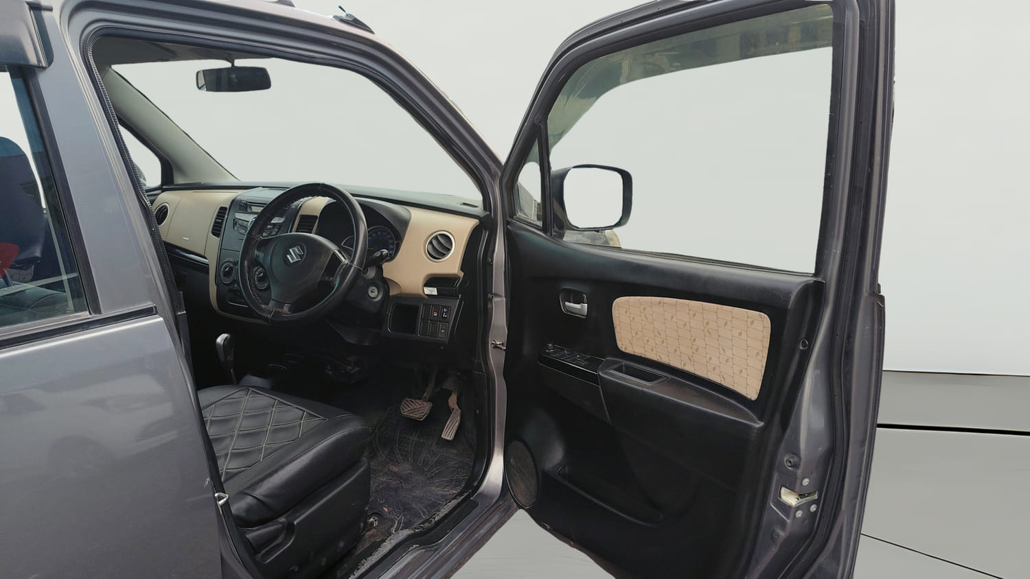 Used 2017 Maruti Suzuki Wagon R 1.0 VXI AMT Petrol Automatic interior RIGHT SIDE FRONT DOOR CABIN VIEW