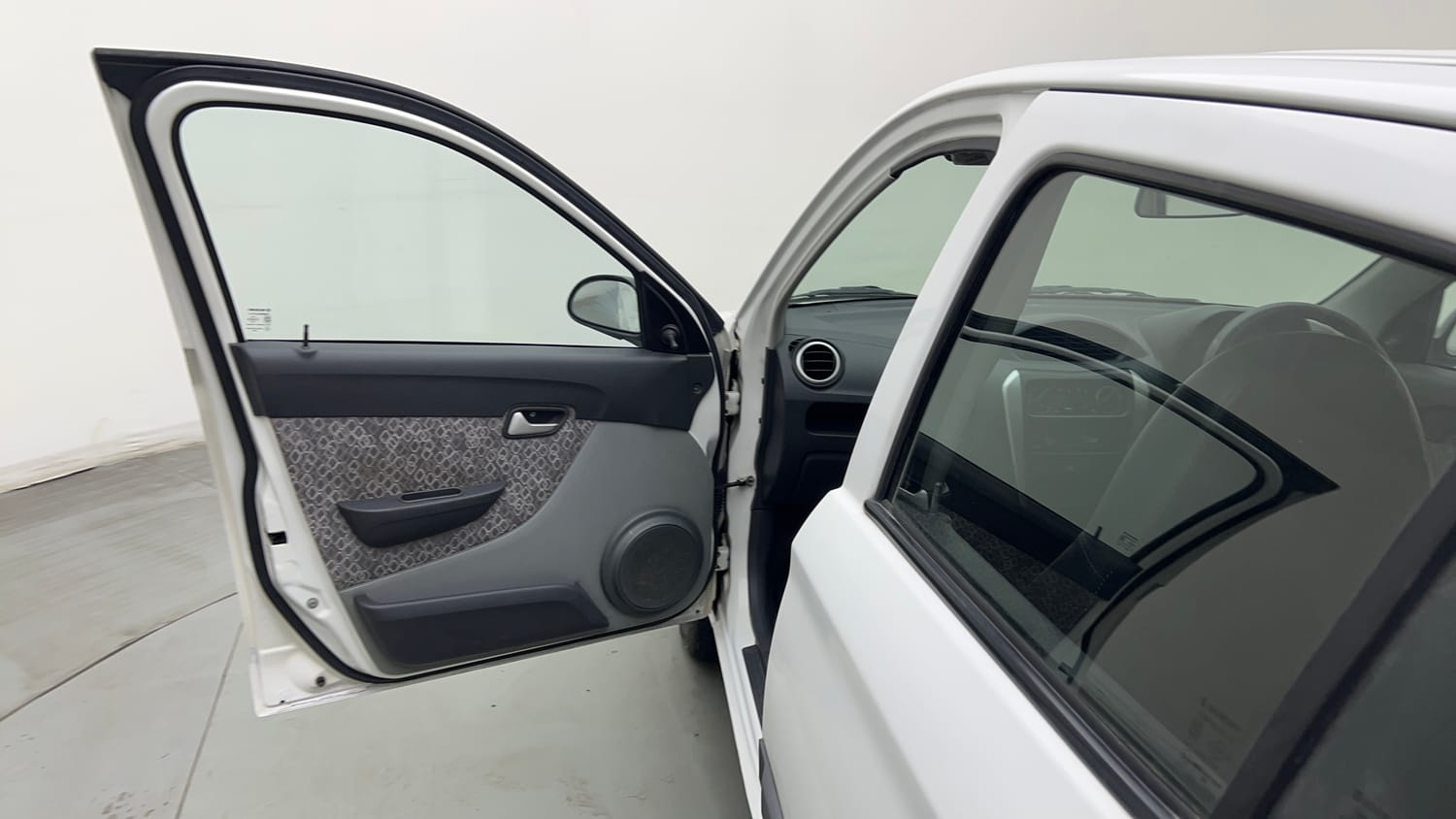 Used 2018 Maruti Suzuki Alto 800 LXi Petrol Manual interior LEFT FRONT DOOR OPEN VIEW