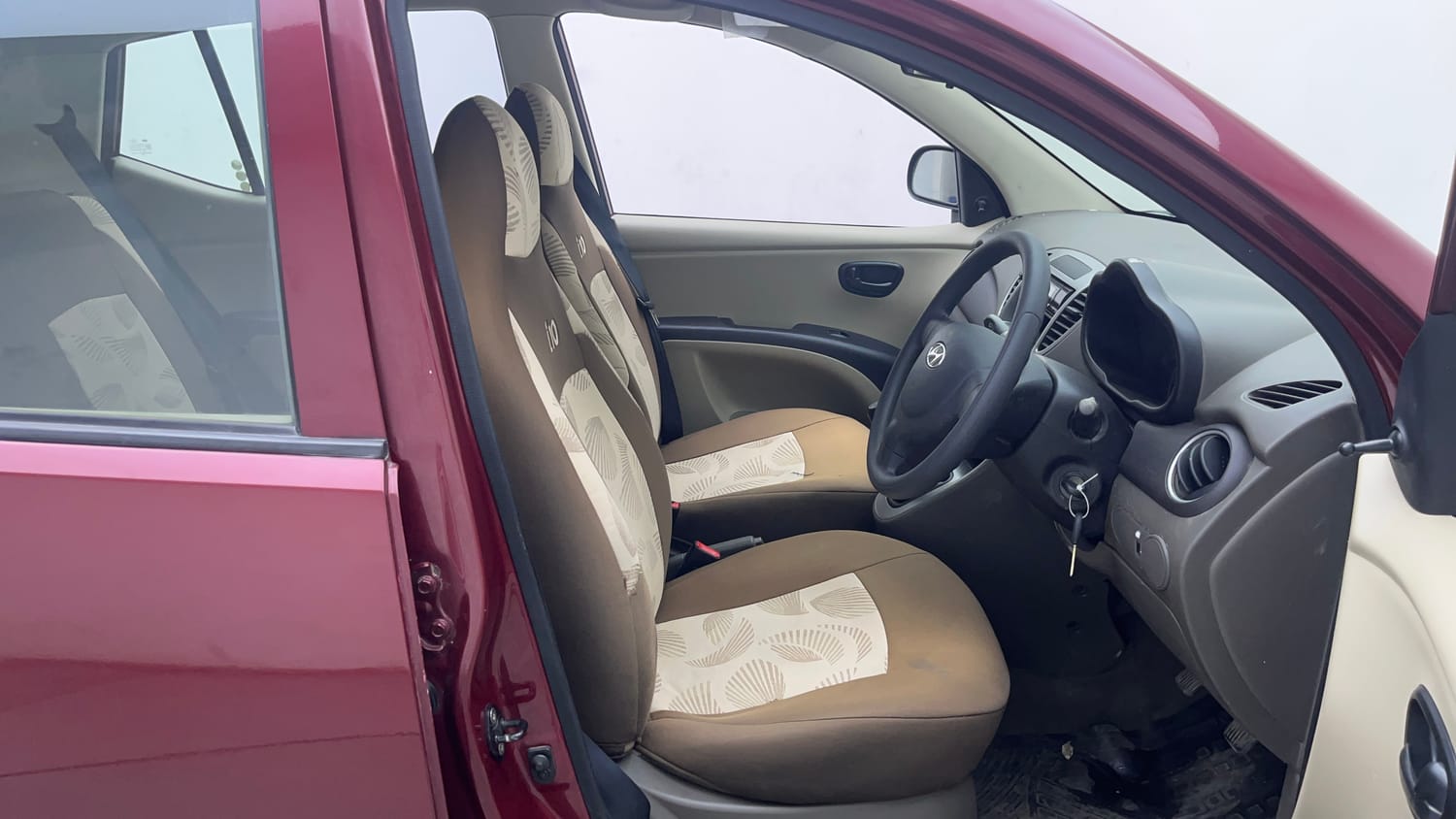 Used 2014 Hyundai i10 Magna 1.1 iRDE2 Petrol Manual interior RIGHT SIDE FRONT DOOR CABIN VIEW