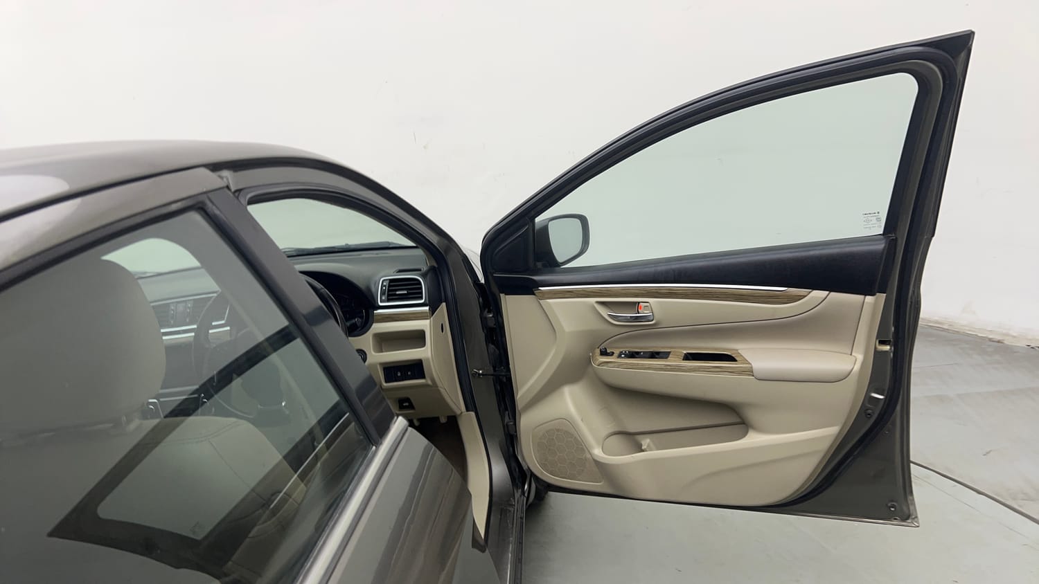 Used 2018 Maruti Suzuki Ciaz Alpha Hybrid 1.5 Petrol Manual interior RIGHT FRONT DOOR OPEN VIEW
