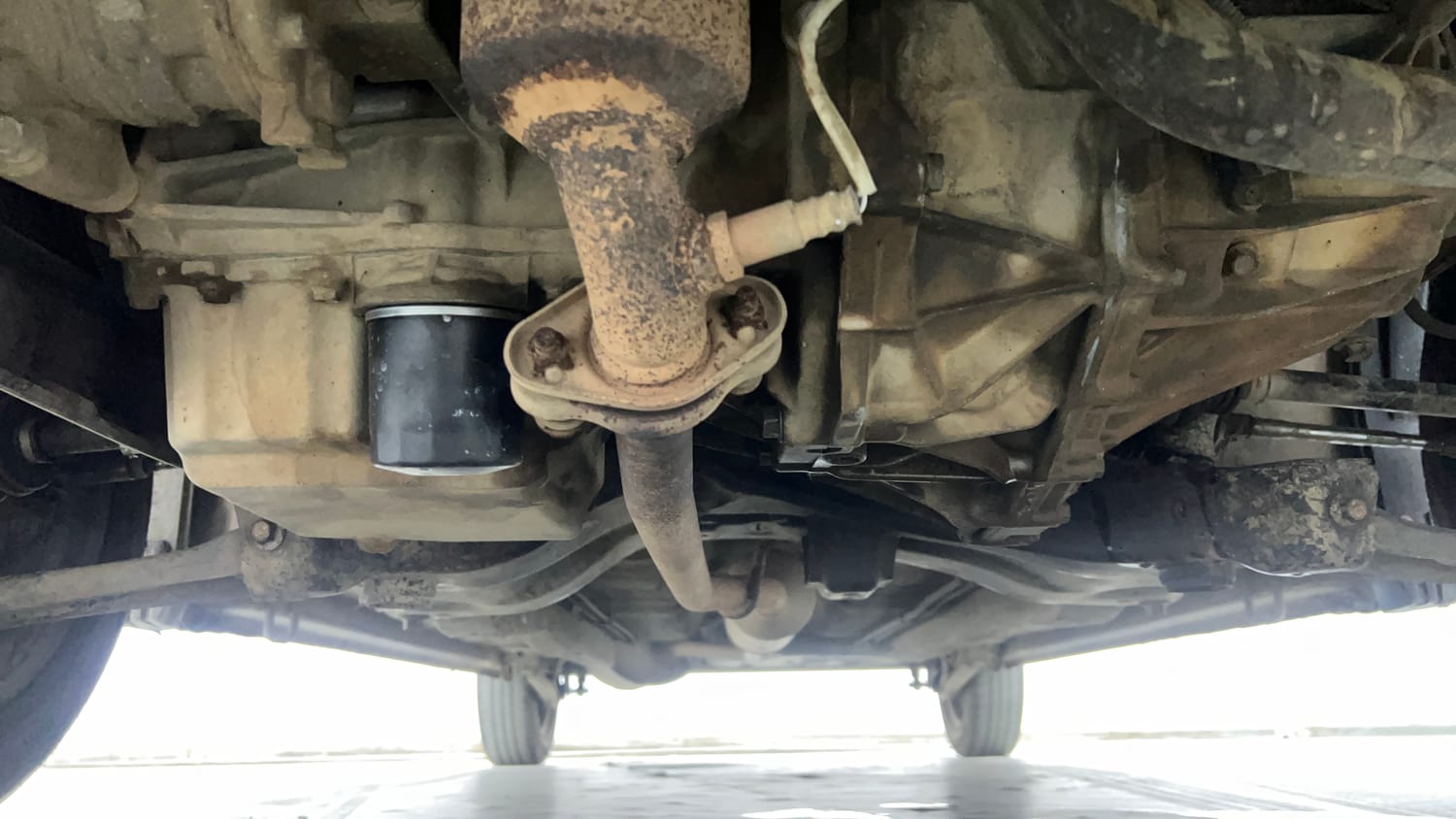 Used 2016 Maruti Suzuki Wagon R 1.0 VXI AMT Petrol Automatic extra FRONT LEFT UNDERBODY VIEW