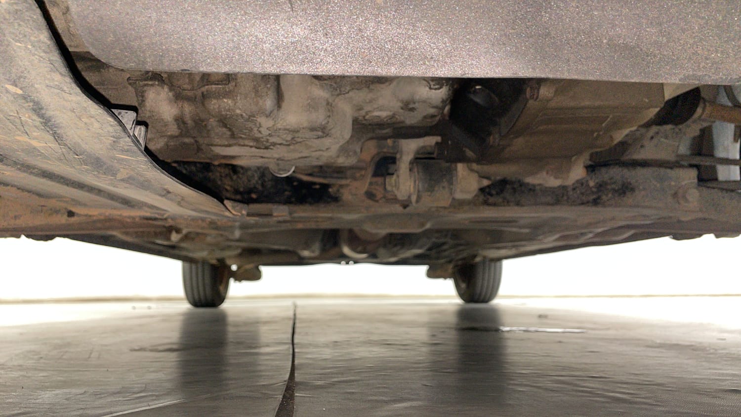 Used 2015 Honda Brio S MT Petrol Manual extra FRONT LEFT UNDERBODY VIEW