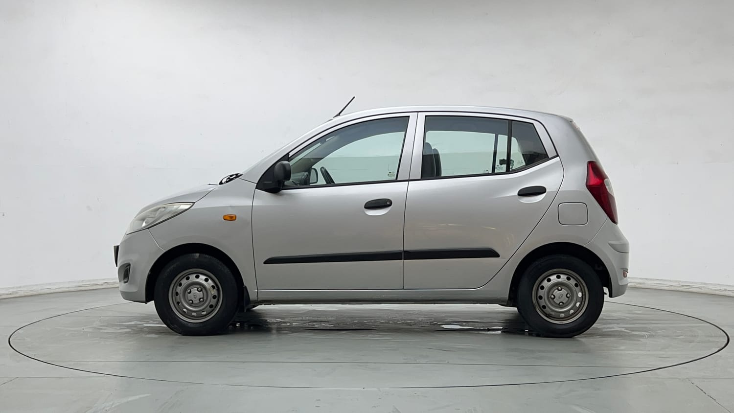 Used 2013 Hyundai i10 Era 1.1 iRDE2 Petrol Manual exterior LEFT SIDE VIEW