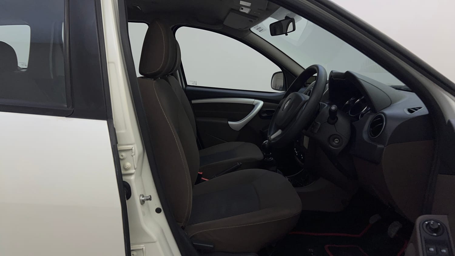 Used 2016 Renault Duster 110 PS RXL 4X2 MT Diesel Manual interior RIGHT SIDE FRONT DOOR CABIN VIEW