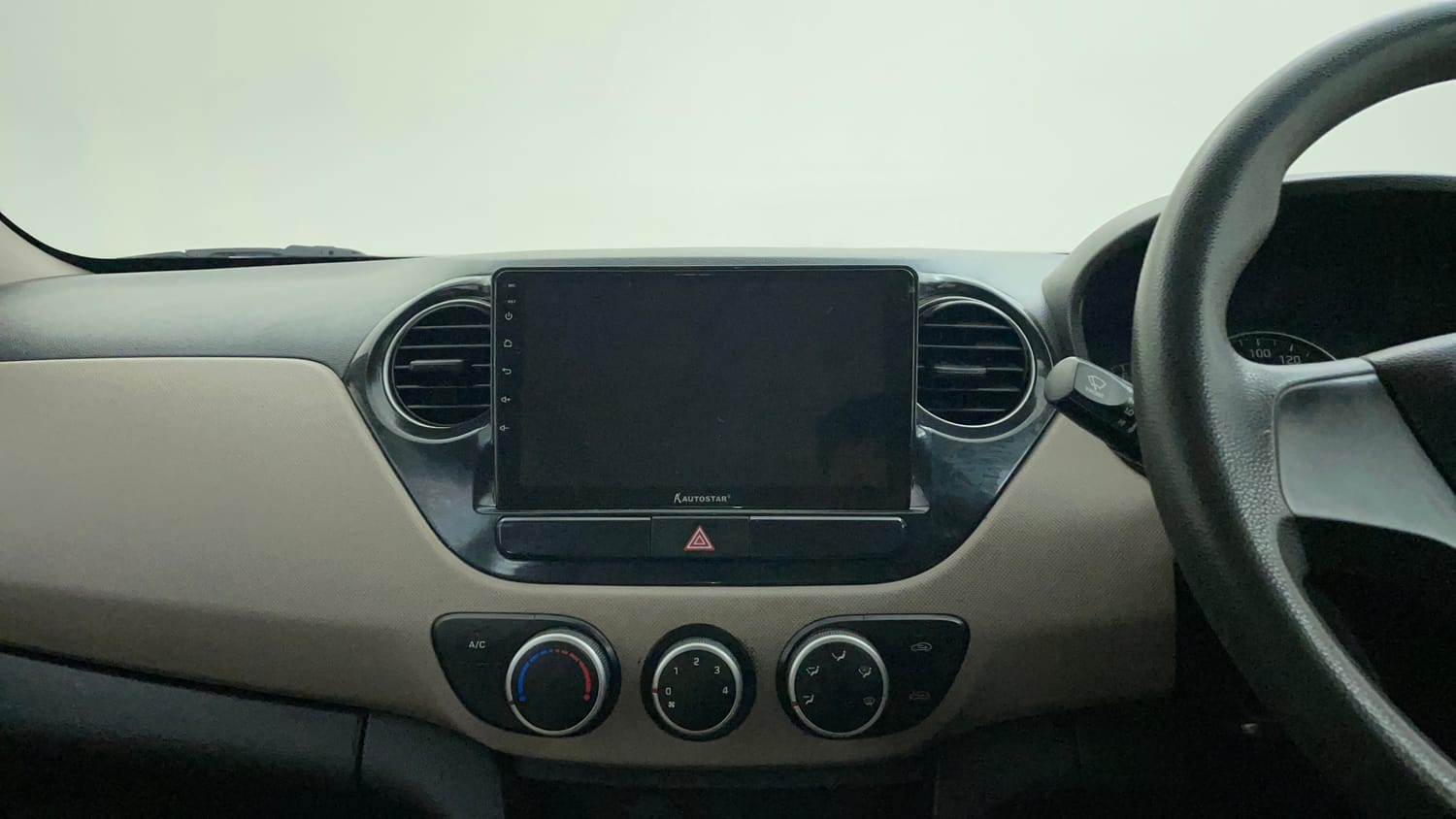 Used 2014 Hyundai Grand i10 Sportz 1.2 Kappa VTVT Petrol Manual interior MUSIC SYSTEM & AC CONTROL VIEW