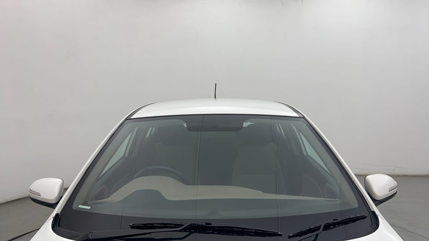 Used 2018 Hyundai Elite i20 Asta 1.2 (O) Petrol Manual exterior FRONT WINDSHIELD VIEW