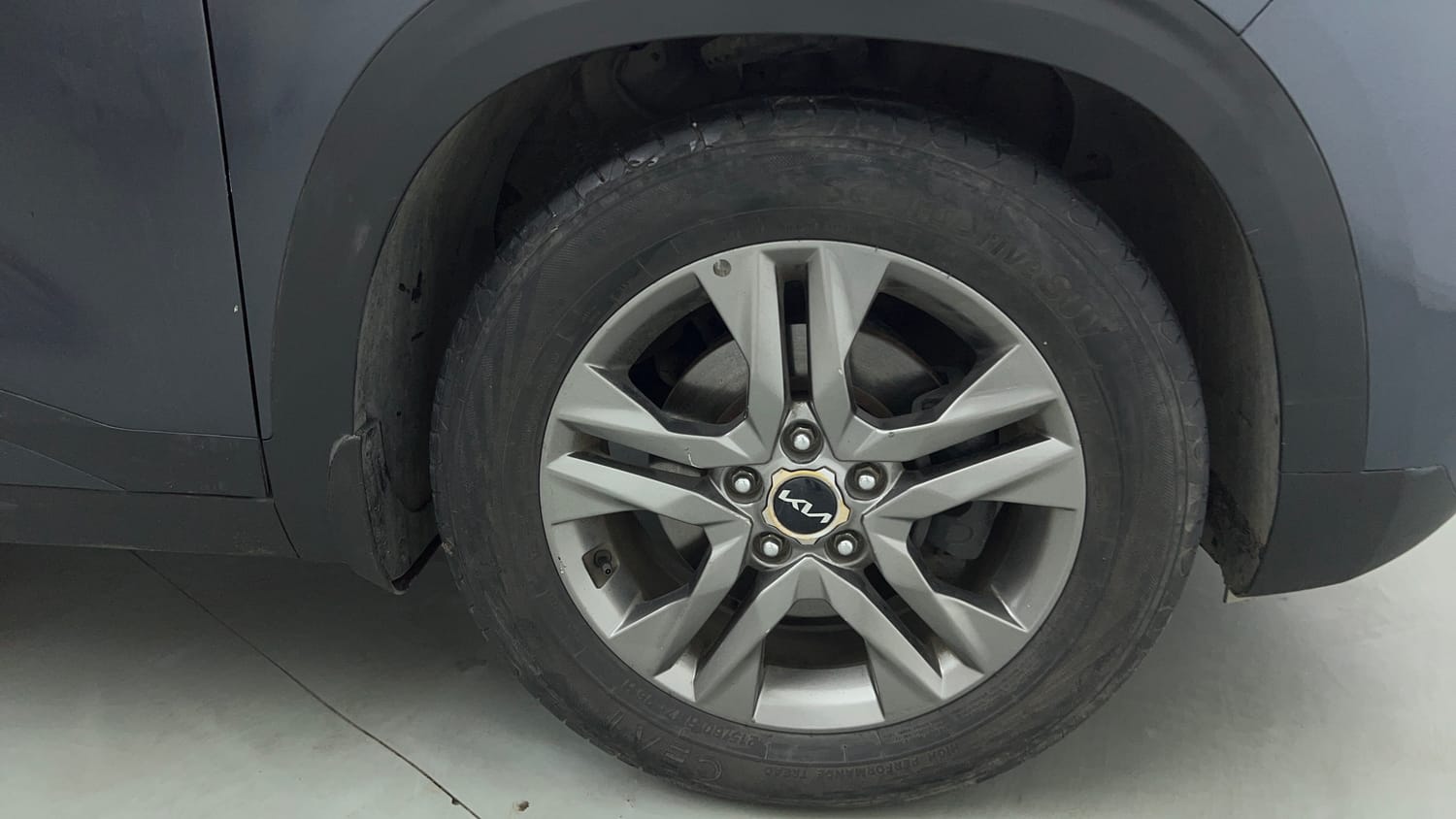 Used 2022 Kia Seltos HTX Plus 1.5 Diesel Diesel Manual tyres RIGHT FRONT TYRE RIM VIEW