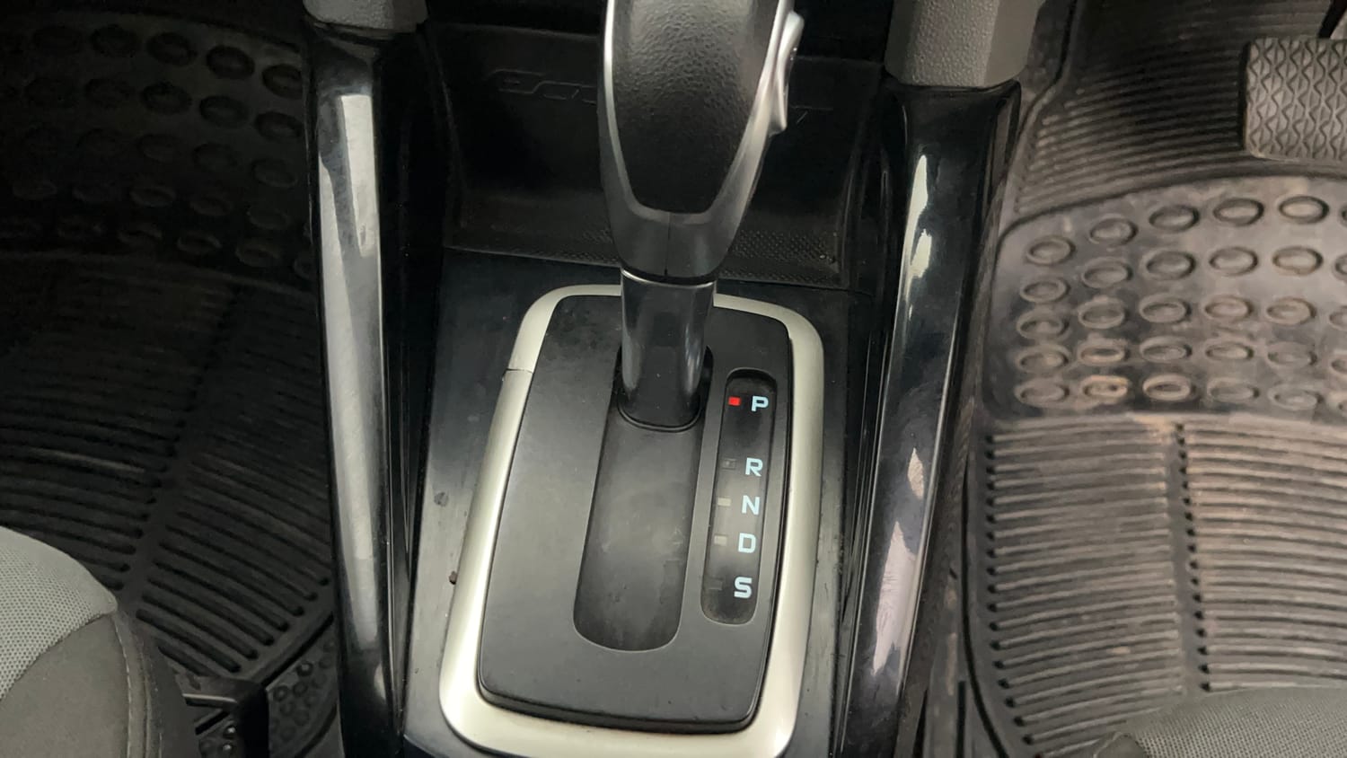 Used 2017 Ford EcoSport Titanium 1.5L Ti-VCT AT Petrol Automatic interior GEAR  KNOB VIEW