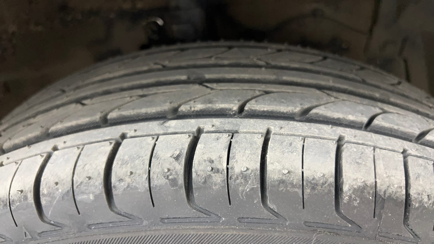 Used 2012 Maruti Suzuki Swift Dzire ZXI Petrol Manual tyres RIGHT FRONT TYRE TREAD VIEW