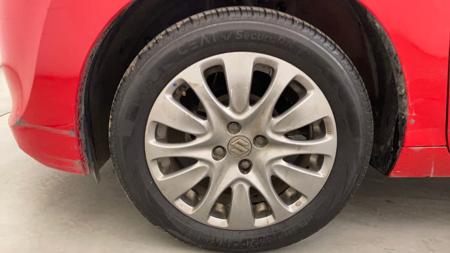 Used 2019 Maruti Suzuki Baleno Alpha 1.2 AT Petrol Automatic tyres LEFT FRONT TYRE RIM VIEW