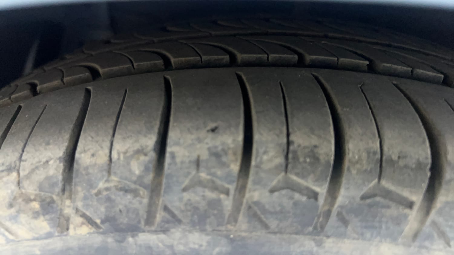 Used 2016 Maruti Suzuki Ertiga ZDI + SHVS Diesel Manual tyres LEFT FRONT TYRE TREAD VIEW