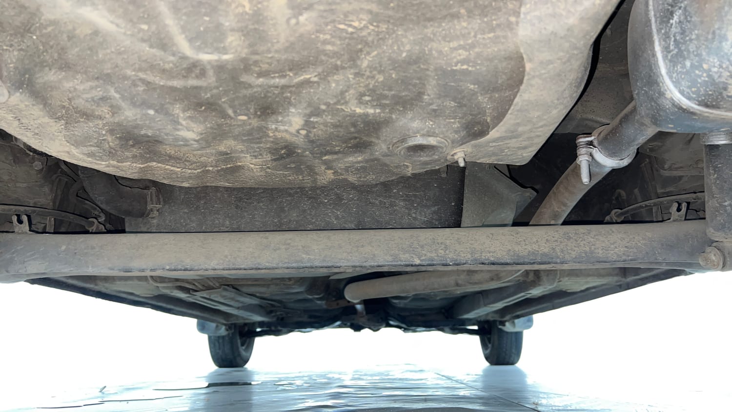 Used 2013 Hyundai i10 Era 1.1 iRDE2 Petrol Manual extra REAR UNDERBODY VIEW (TAKEN FROM REAR)