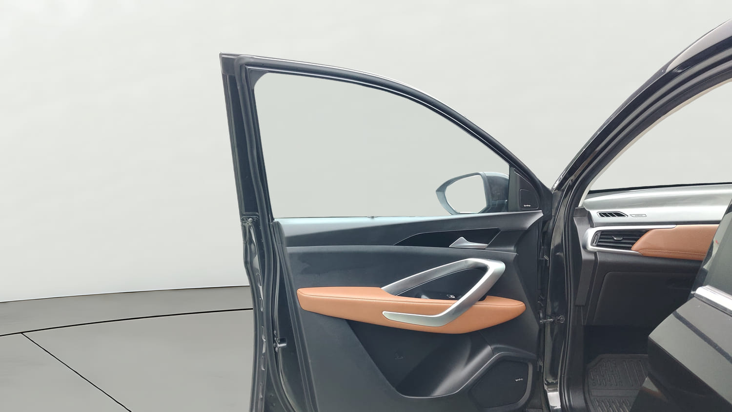 Used 2021 MG Motors Hector Plus Sharp 1.5 Petrol Turbo DCT 6-STR Petrol Automatic interior LEFT FRONT DOOR OPEN VIEW