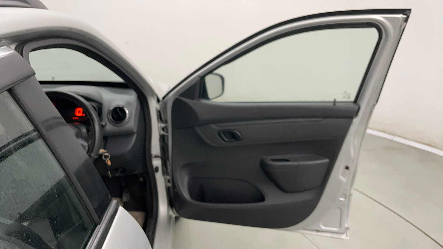Used 2016 Renault Kwid RXT Petrol Manual interior RIGHT FRONT DOOR OPEN VIEW