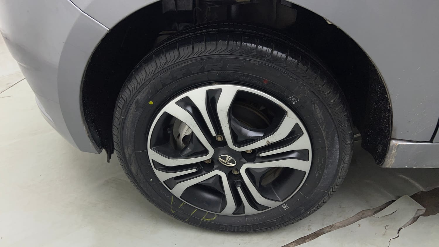 Used 2020 Tata Tiago Revotron XZA Petrol Automatic tyres LEFT FRONT TYRE RIM VIEW