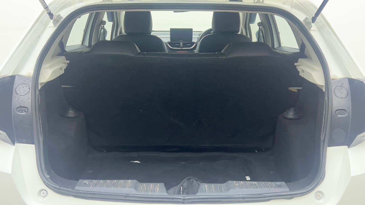 Used 2023 Tata Altroz XM Petrol Petrol Manual interior DICKY INSIDE VIEW