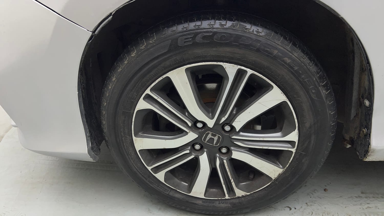 Used 2018 Honda City V Petrol Petrol Manual tyres LEFT FRONT TYRE RIM VIEW