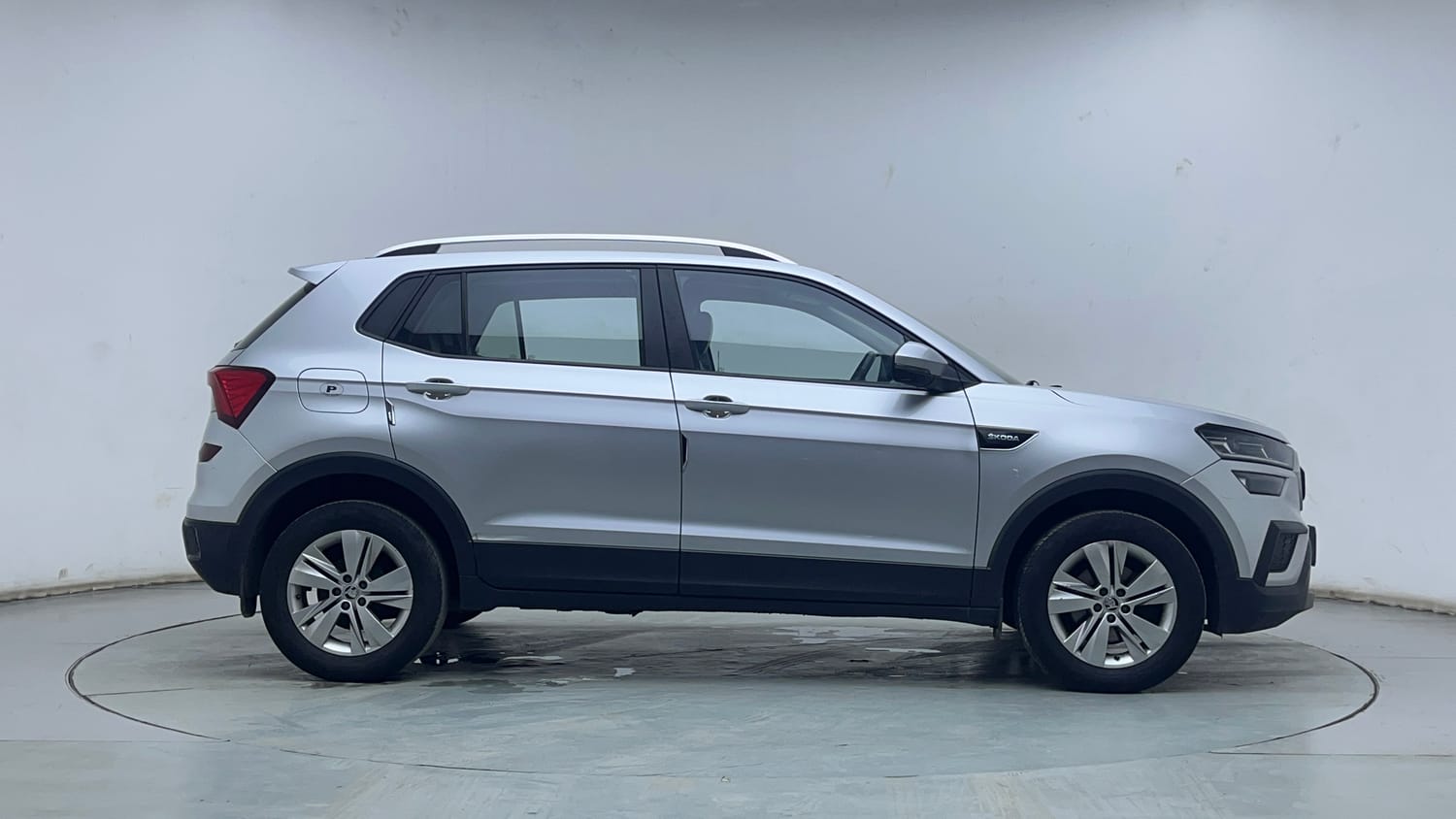 Used 2023 Skoda Kushaq Ambition 1.0L TSI MT Petrol Manual exterior RIGHT SIDE VIEW