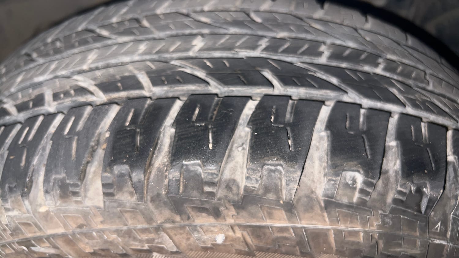 Used 2016 Renault Duster 110 PS RXL 4X2 MT Diesel Manual tyres RIGHT FRONT TYRE TREAD VIEW