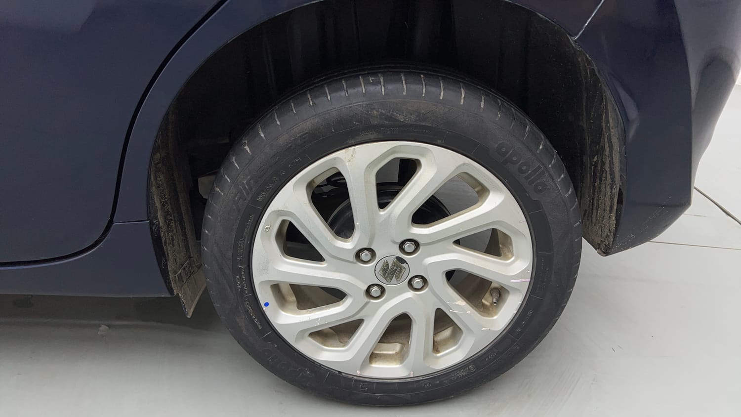 Used 2022 Maruti Suzuki Baleno Zeta MT Petrol Manual tyres LEFT REAR TYRE RIM VIEW