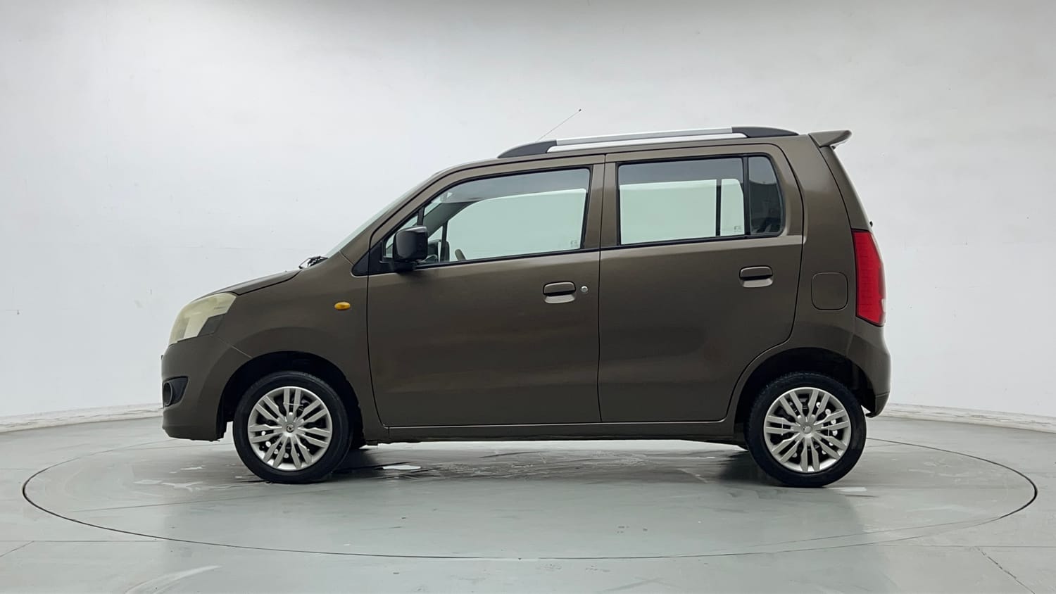 Used 2013 Maruti Suzuki Wagon R VXI Petrol Manual exterior LEFT SIDE VIEW