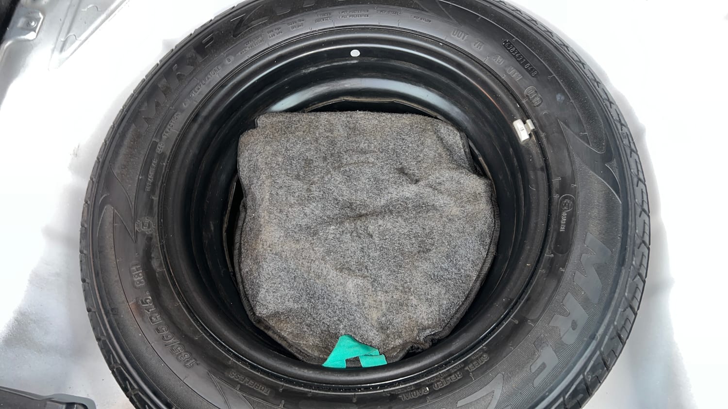 Used 2018 Hyundai Elite i20 Asta 1.2 (O) Petrol Manual tyres SPARE TYRE VIEW