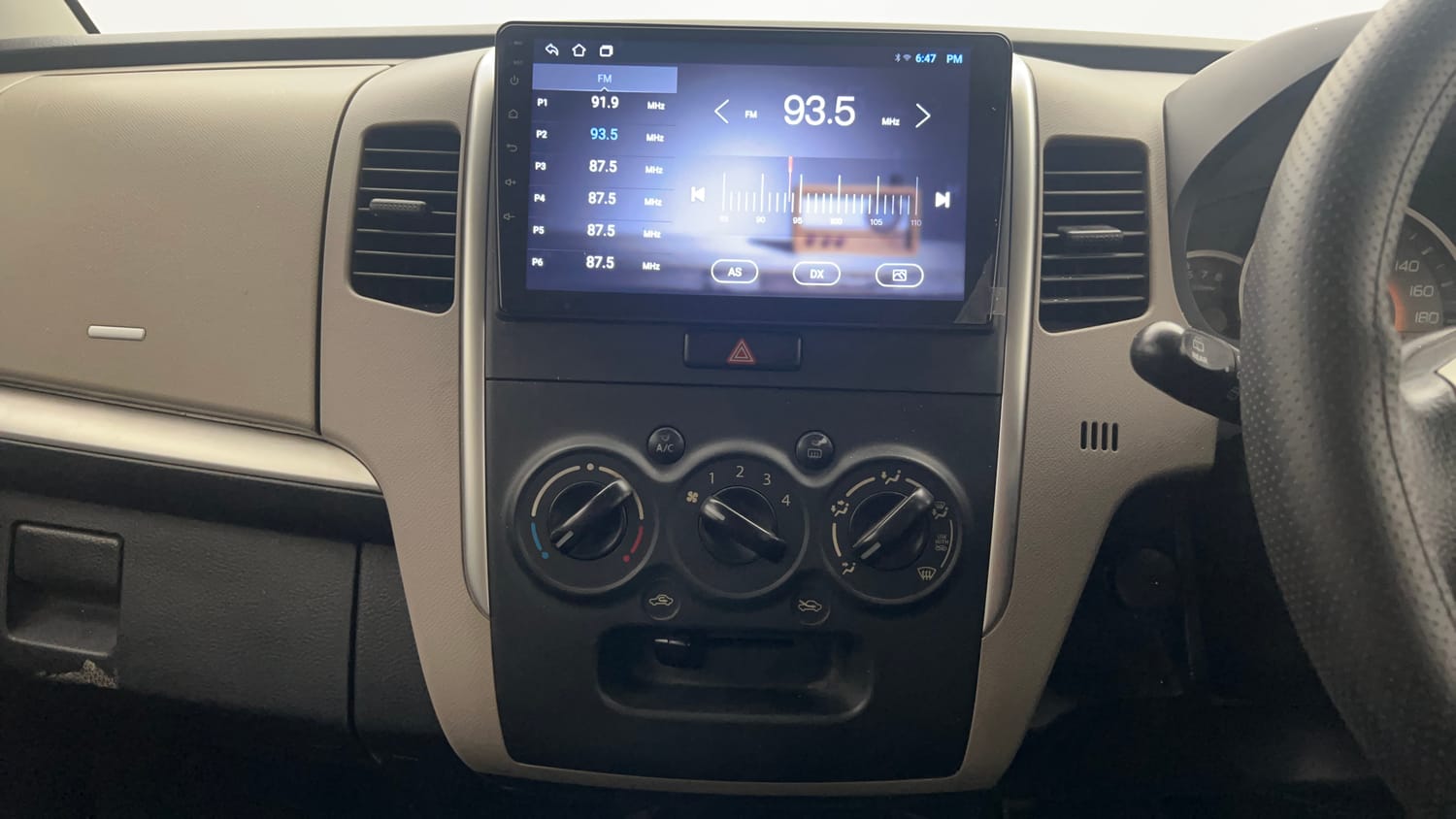 Used 2013 Maruti Suzuki Wagon R VXI Petrol Manual top_features Integrated (in-dash) music system