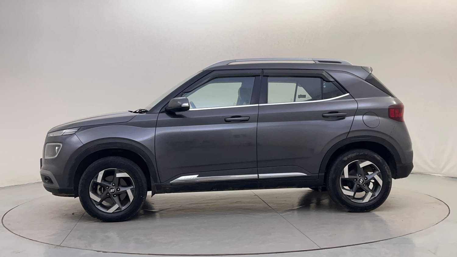 Used 2021 Hyundai Venue SX 1.0 Turbo iMT Petrol Manual exterior LEFT SIDE VIEW