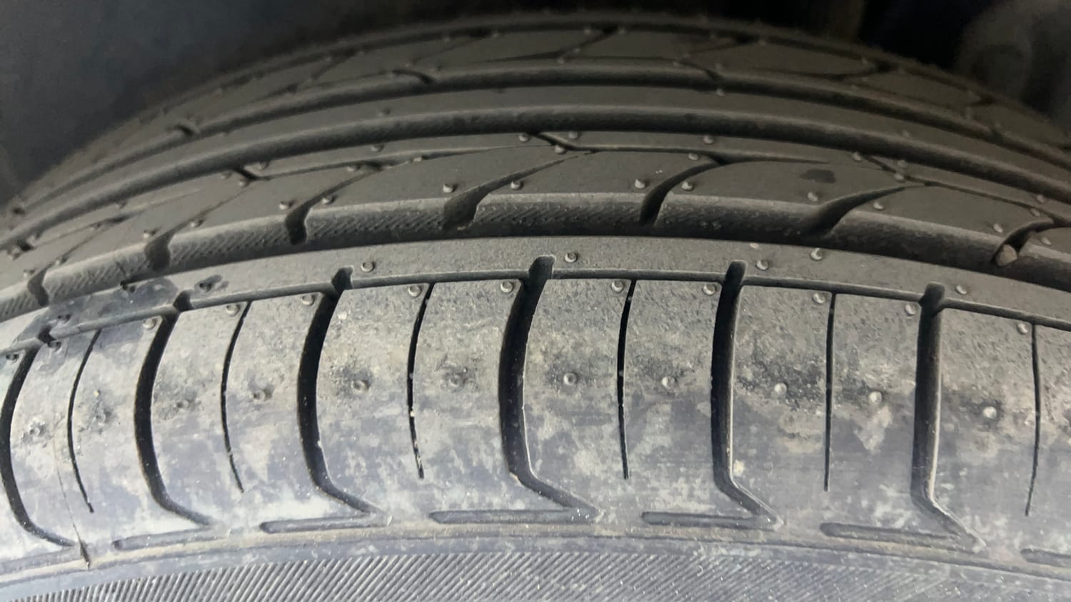 Used 2016 Maruti Suzuki Ertiga ZDI + SHVS Diesel Manual tyres LEFT REAR TYRE TREAD VIEW