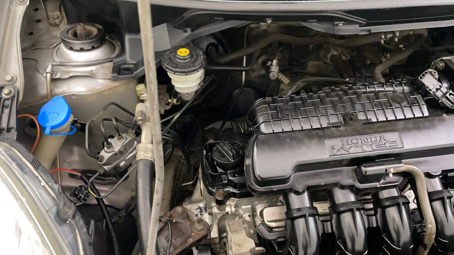 Used 2015 Honda Brio S MT Petrol Manual engine ENGINE RIGHT SIDE VIEW