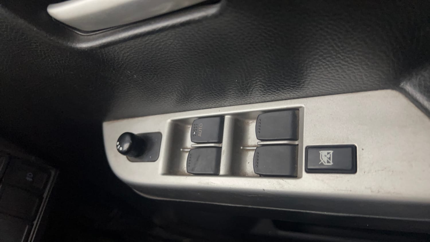 Used 2013 Maruti Suzuki Wagon R VXI Petrol Manual top_features Adjustable ORVM