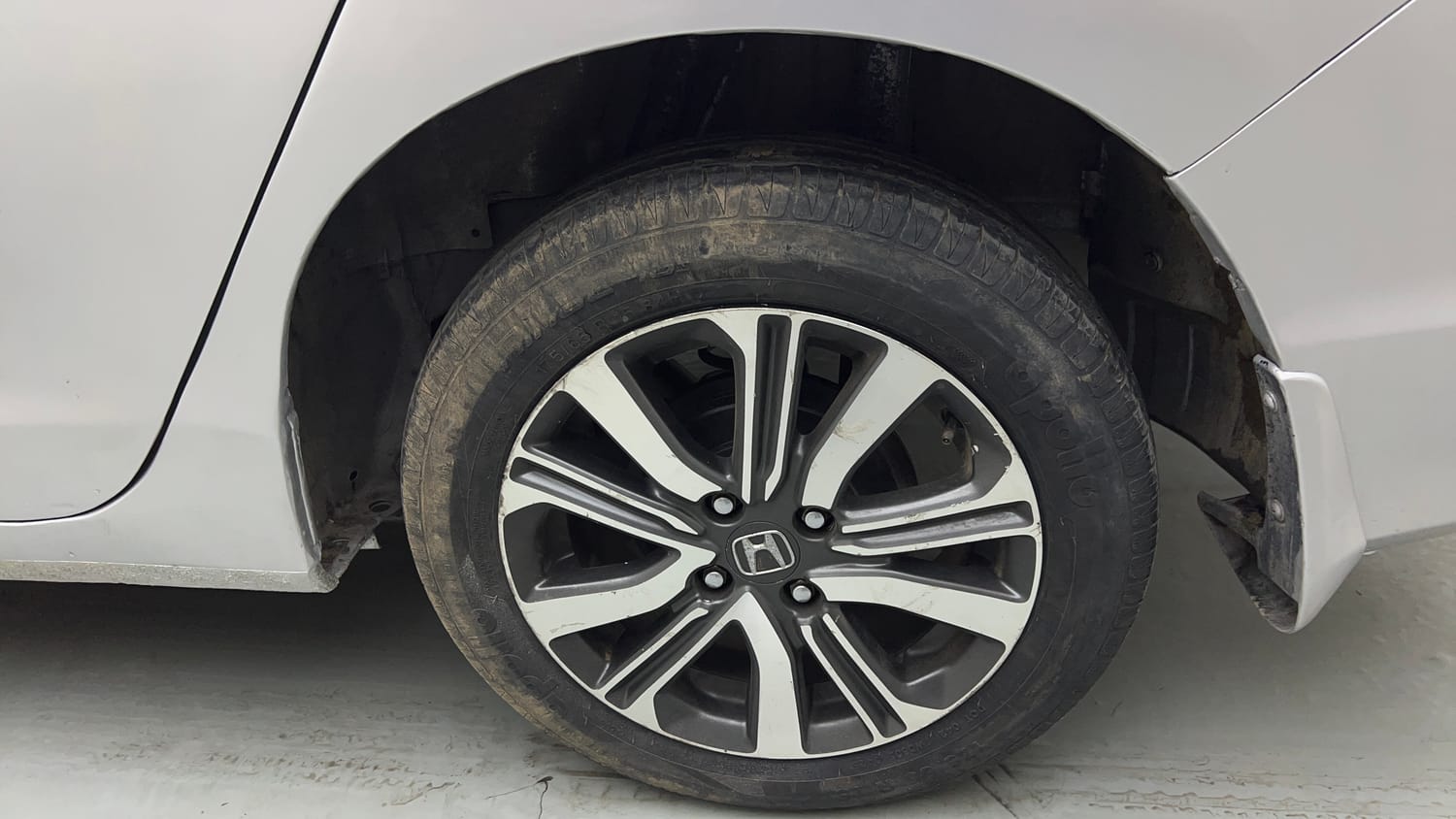 Used 2018 Honda City V Petrol Petrol Manual tyres LEFT REAR TYRE RIM VIEW