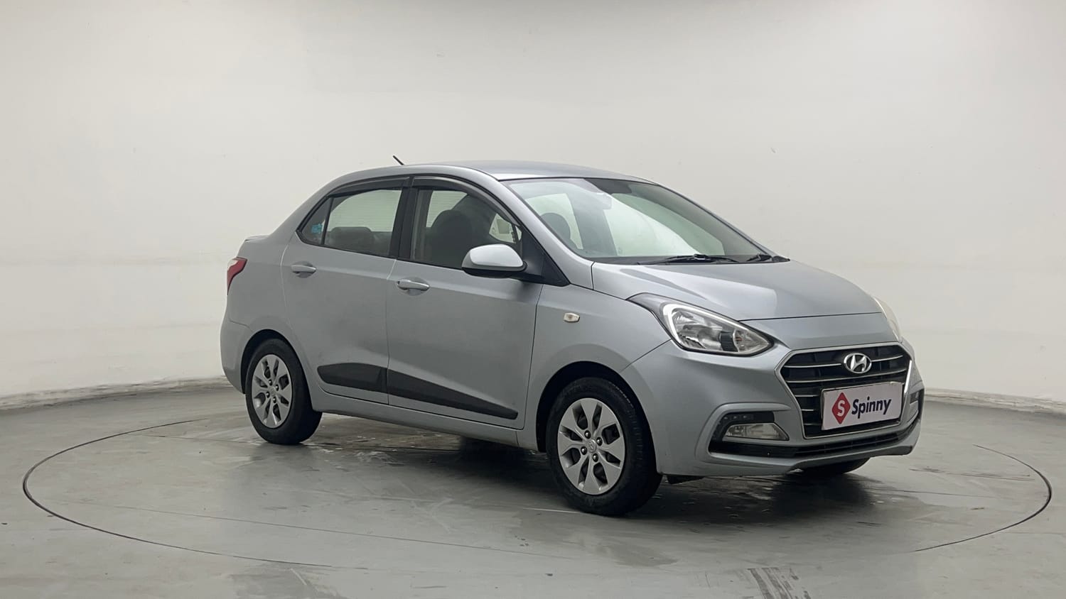 Used 2020 Hyundai Xcent S Petrol+cng(outside fitted) Cng Manual exterior RIGHT FRONT CORNER VIEW