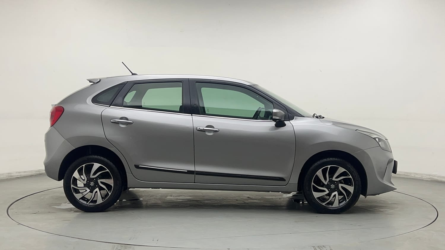 Used 2019 Maruti Suzuki Baleno Alpha Petrol Manual exterior RIGHT SIDE VIEW
