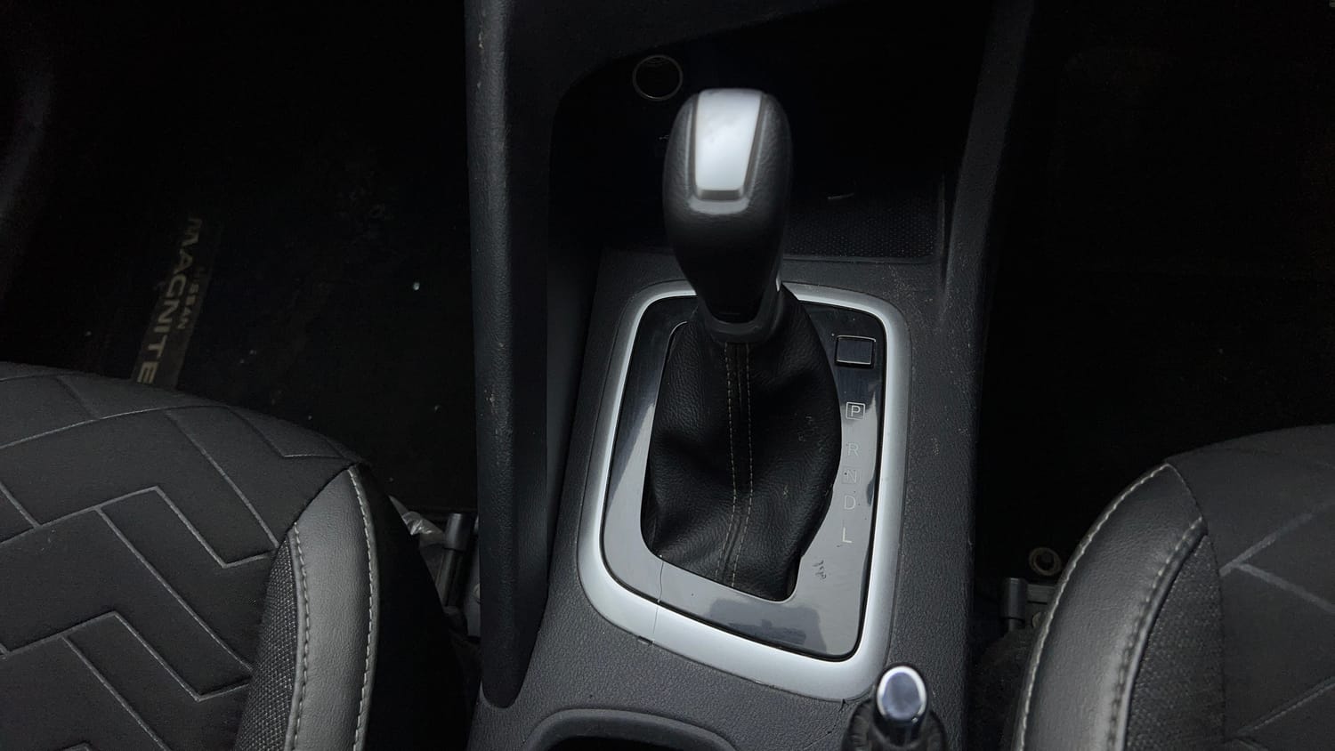 Used 2023 Nissan Magnite XV Premium Turbo CVT Petrol Automatic interior GEAR  KNOB VIEW