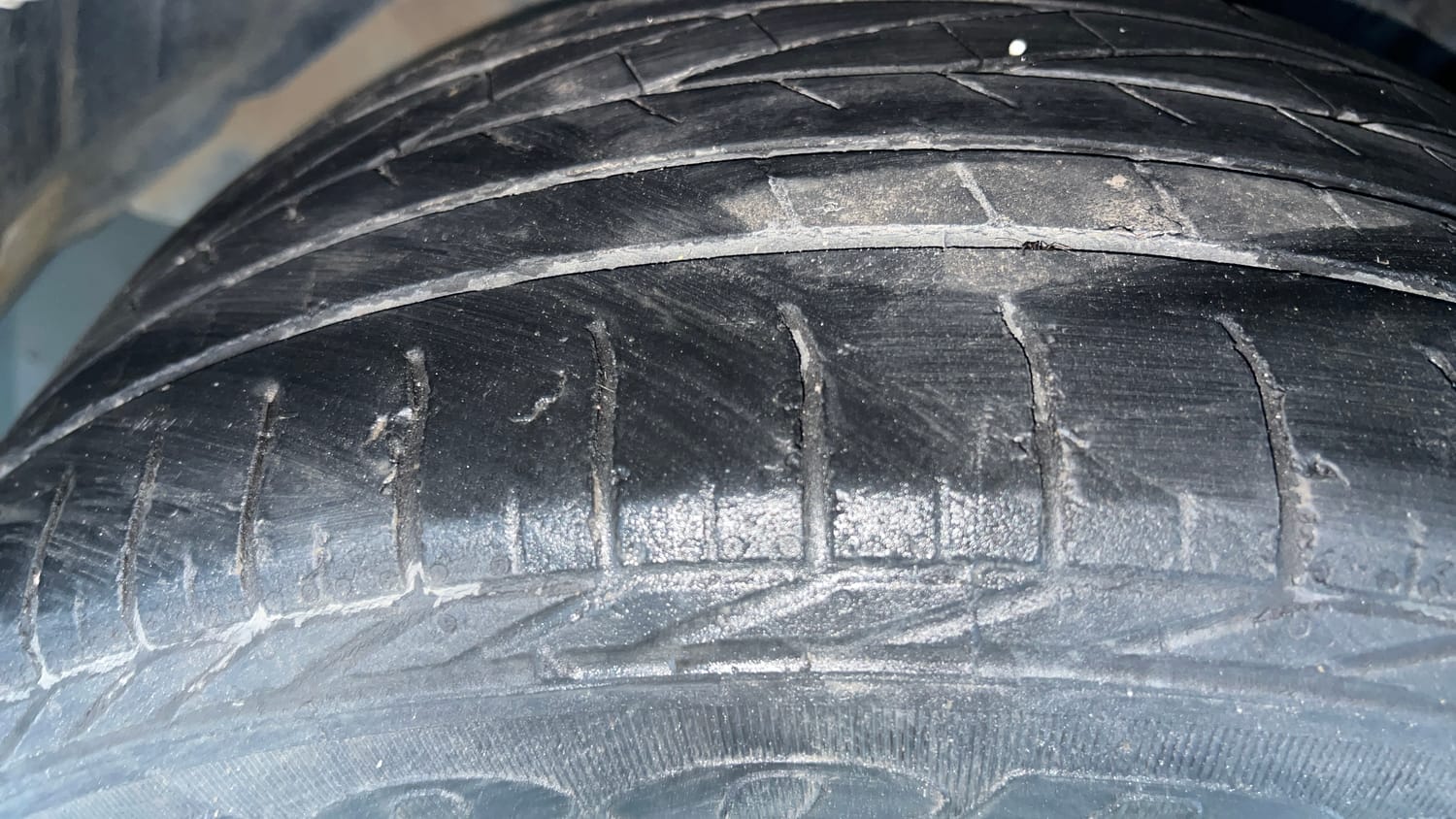 Used 2022 Tata Nexon XZ Plus (HS) Petrol Manual tyres RIGHT FRONT TYRE TREAD VIEW